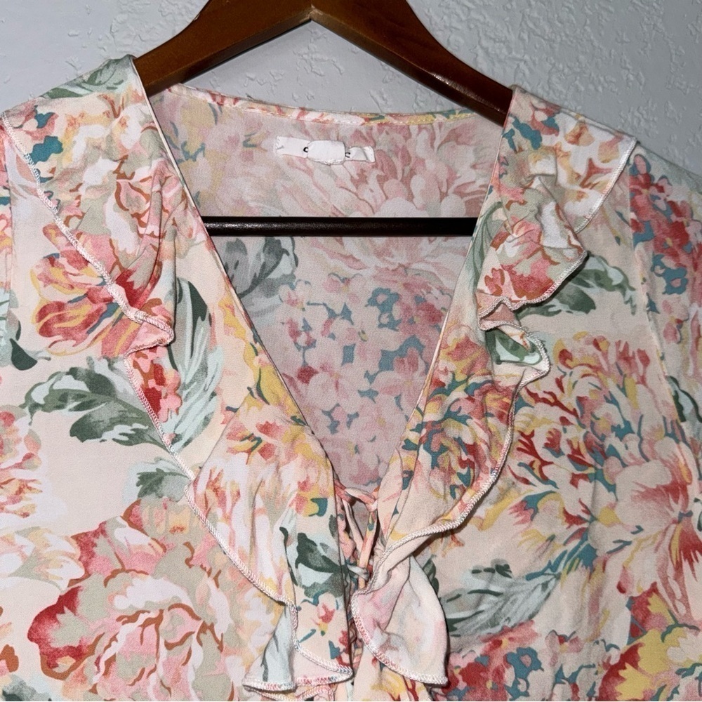 O'Neill Tropical Floral Short Sleeve Ruffle Top - Picture 5 of 16
